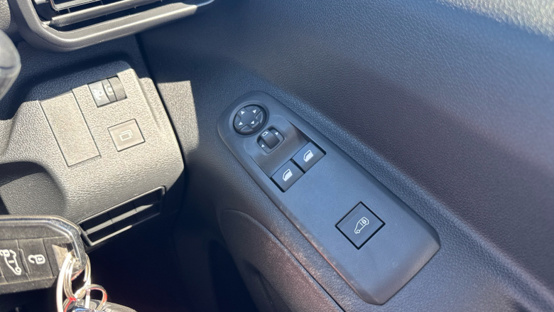 Peugeot Partner Standard Diesel 1.5 BlueHDi 100 Professional Van